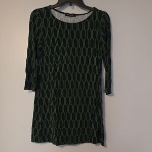Hourglass Lilly Black and Green Geometric Long Sleeve Top